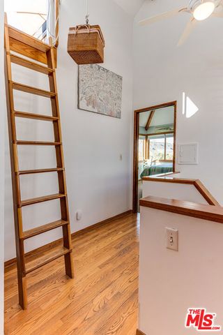 145 Hart Avenue, Santa Monica, CA 90405