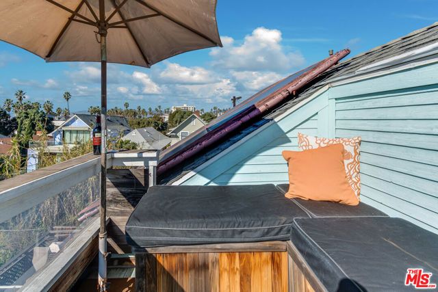 145 Hart Avenue, Santa Monica, CA 90405