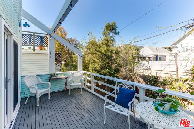 145 Hart Avenue, Santa Monica, CA 90405