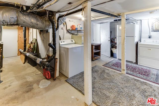 145 Hart Avenue, Santa Monica, CA 90405