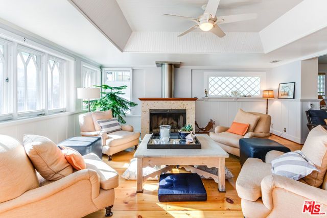 145 Hart Avenue, Santa Monica, CA 90405