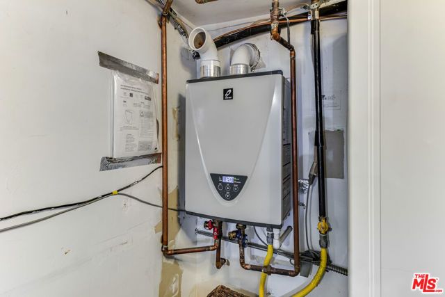 145 Hart Avenue, Santa Monica, CA 90405