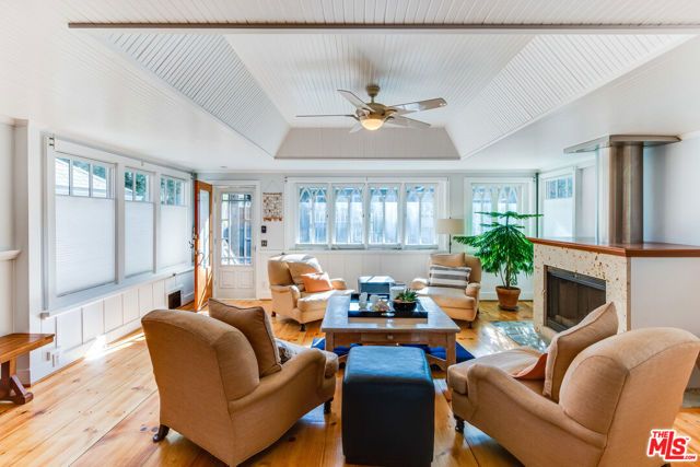 145 Hart Avenue, Santa Monica, CA 90405