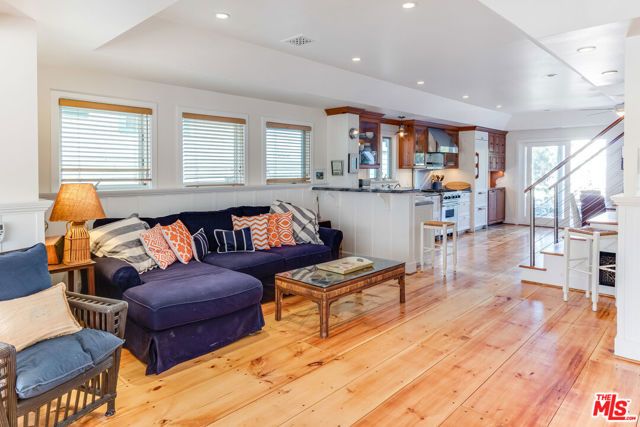 145 Hart Avenue, Santa Monica, CA 90405