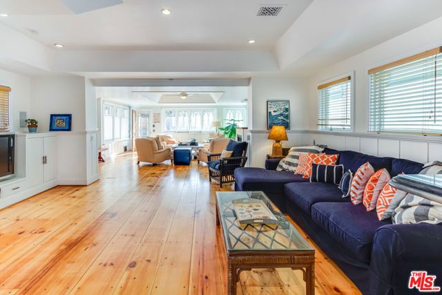 145 Hart Avenue, Santa Monica, CA 90405