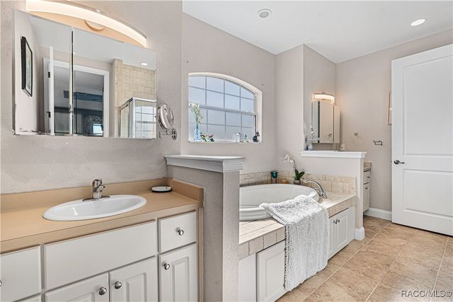 16421 W Highway 326, Morriston, FL 32668