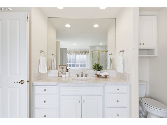 1219 Se MARLA Pl, Hillsboro, OR 97123