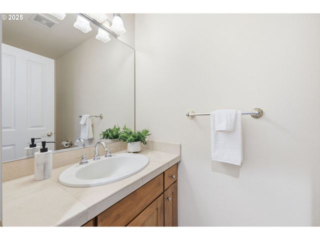 1219 Se MARLA Pl, Hillsboro, OR 97123