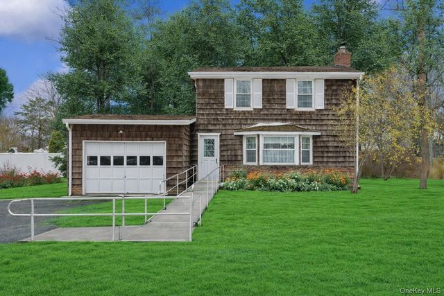 6 Oak Street, Saint James, NY 11780