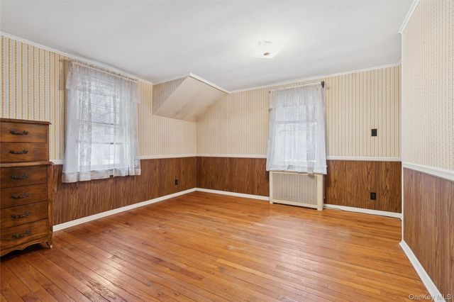 6 Oak Street, Saint James, NY 11780