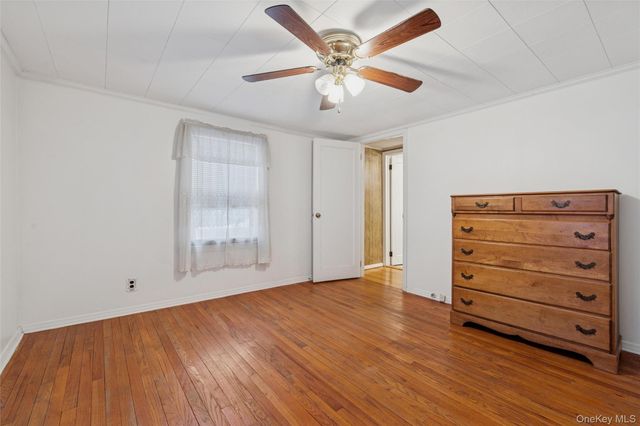 6 Oak Street, Saint James, NY 11780