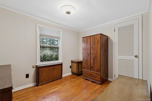 6 Oak Street, Saint James, NY 11780