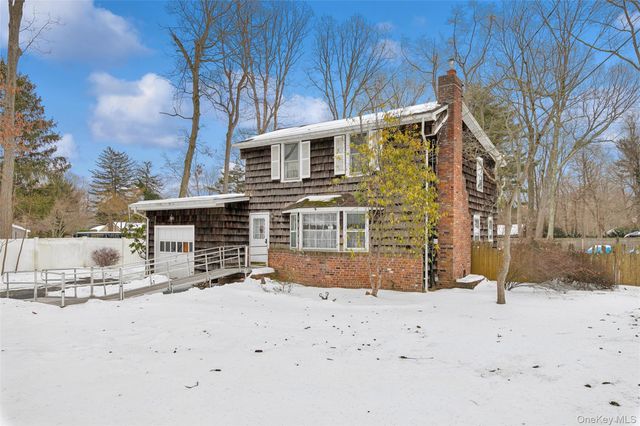 6 Oak Street, Saint James, NY 11780