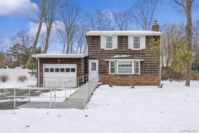 6 Oak Street, Saint James, NY 11780