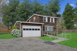 6 Oak Street, Saint James, NY 11780