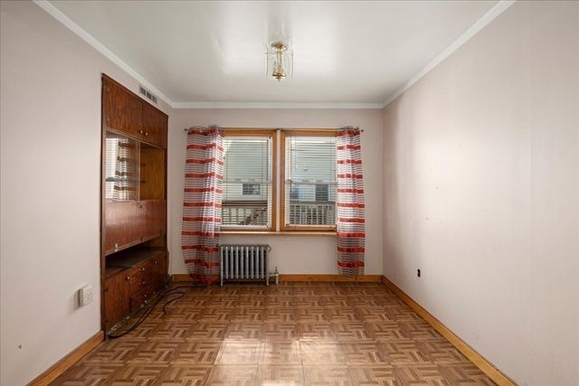 52 Harrison St, Worcester, MA 01604