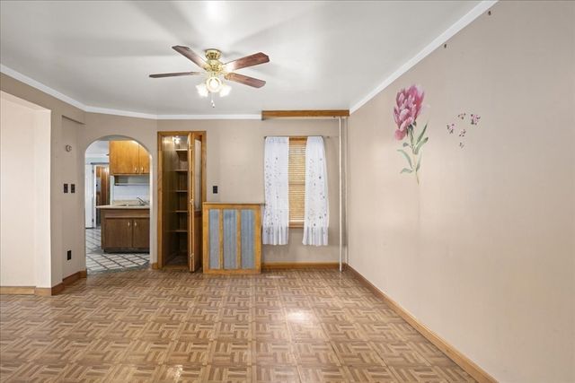 52 Harrison St, Worcester, MA 01604