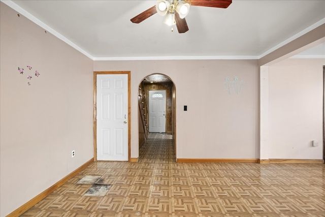 52 Harrison St, Worcester, MA 01604