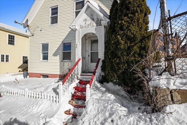 52 Harrison St, Worcester, MA 01604