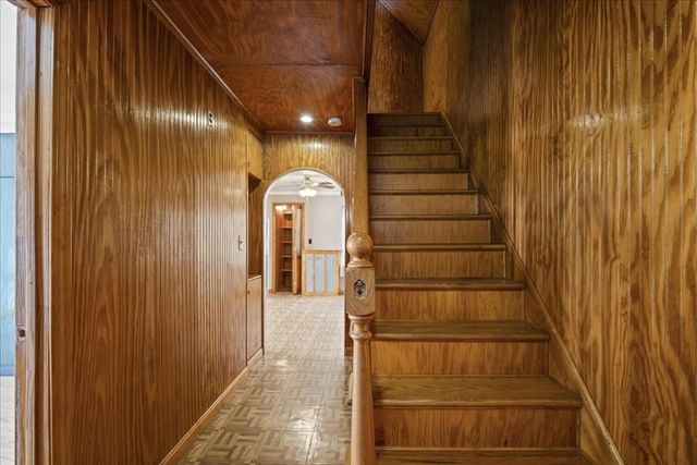 52 Harrison St, Worcester, MA 01604