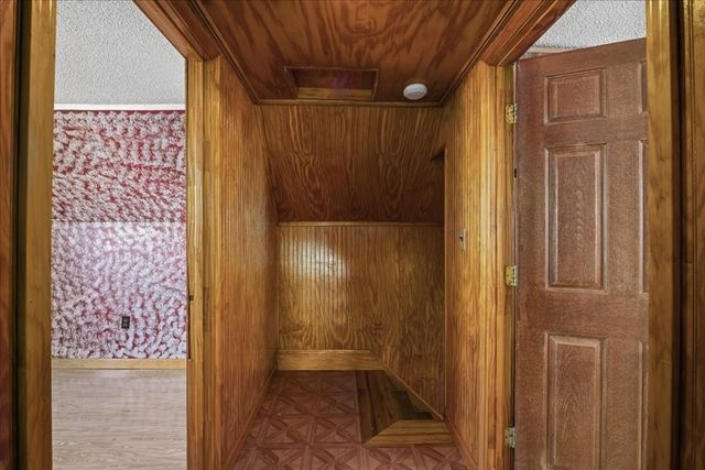 52 Harrison St, Worcester, MA 01604