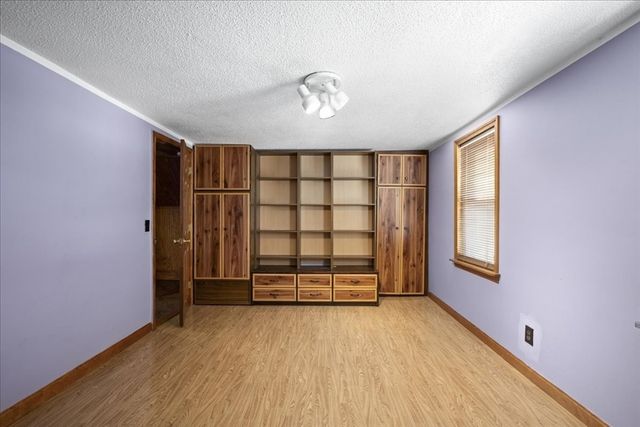 52 Harrison St, Worcester, MA 01604