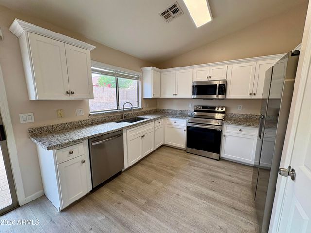 8556 W CAROL Avenue, Peoria, AZ 85345