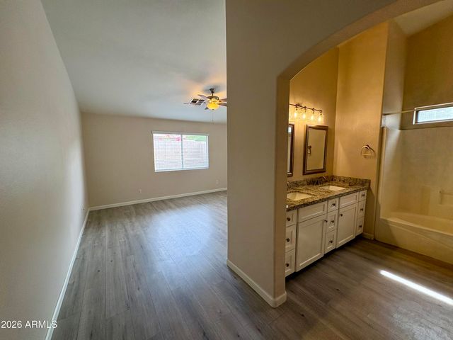 8556 W CAROL Avenue, Peoria, AZ 85345