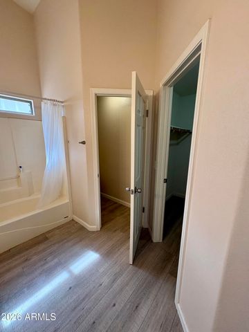 8556 W CAROL Avenue, Peoria, AZ 85345