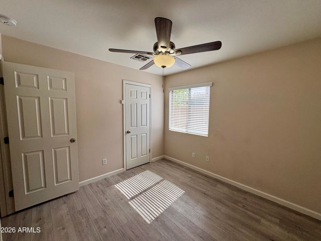8556 W CAROL Avenue, Peoria, AZ 85345