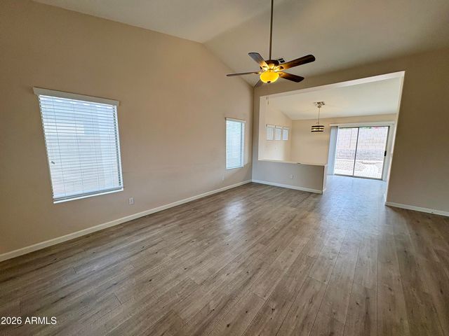8556 W CAROL Avenue, Peoria, AZ 85345
