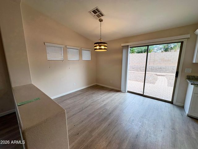 8556 W CAROL Avenue, Peoria, AZ 85345