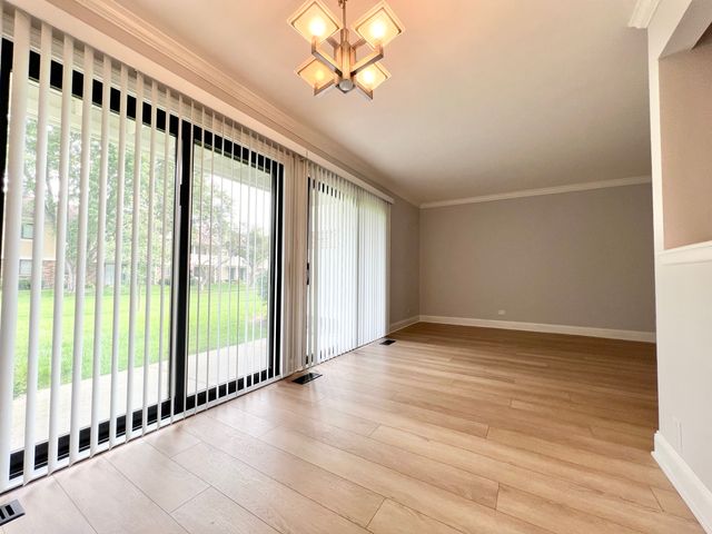 1166 Buckingham Road C1, Wheeling, IL 60090