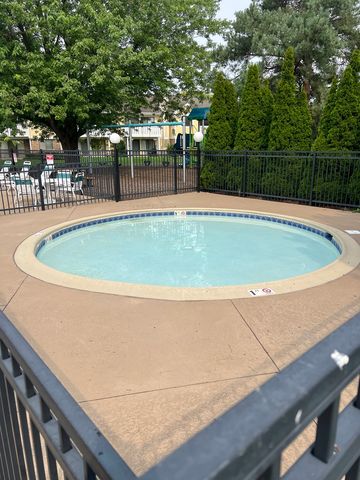 1166 Buckingham Road C1, Wheeling, IL 60090