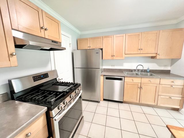 1166 Buckingham Road C1, Wheeling, IL 60090