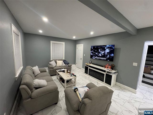 225 19th Street, Paterson, NJ 07524