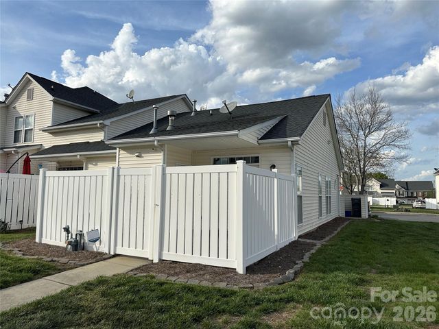 4047 Center Place Drive, Harrisburg, NC 28075