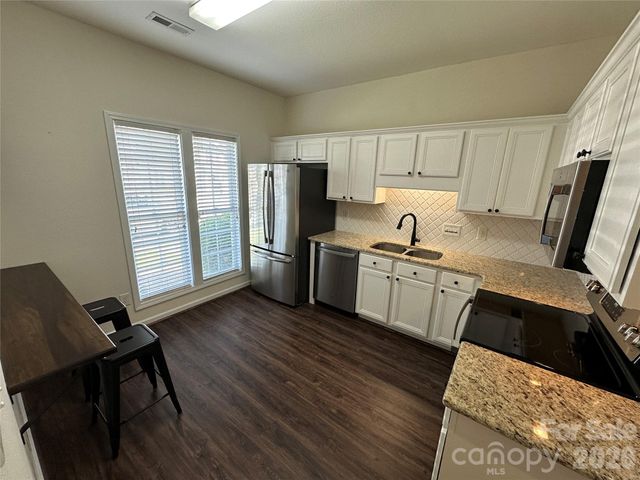 4047 Center Place Drive, Harrisburg, NC 28075