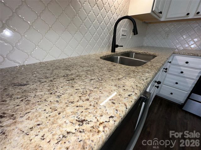 4047 Center Place Drive, Harrisburg, NC 28075