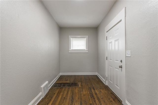 2630 Askew Avenue, Kansas City, MO 64127