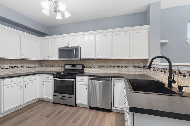 3117 Gloria Lane, Joliet, IL 60435