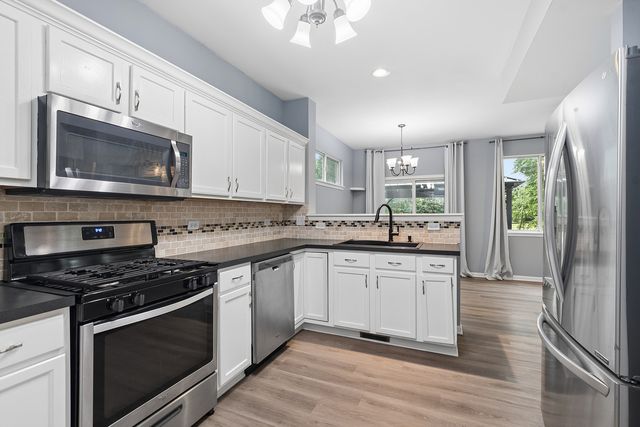 3117 Gloria Lane, Joliet, IL 60435