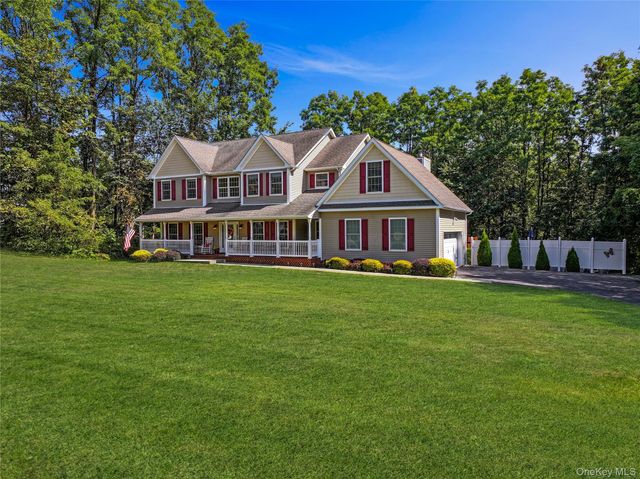 28 Madison Court, Wallkill, NY 12589