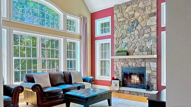 28 Madison Court, Wallkill, NY 12589