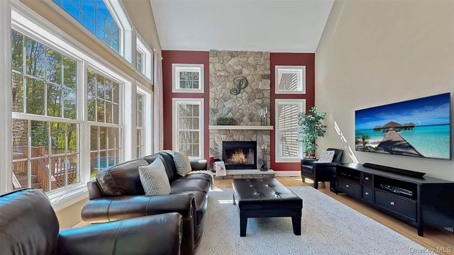 28 Madison Court, Wallkill, NY 12589