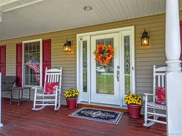 28 Madison Court, Wallkill, NY 12589