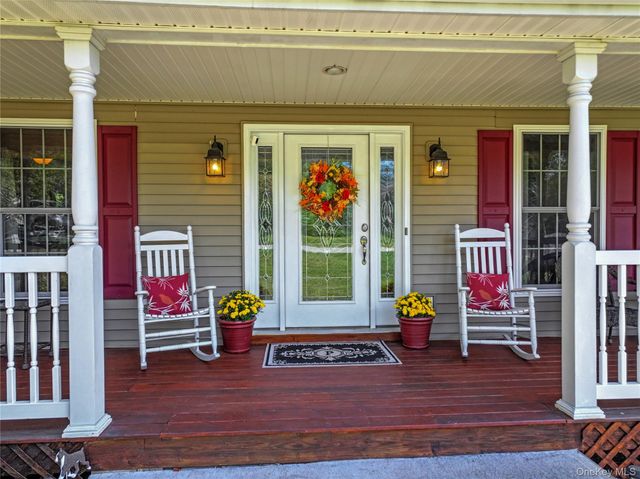 28 Madison Court, Wallkill, NY 12589