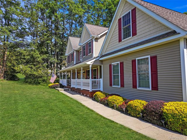 28 Madison Court, Wallkill, NY 12589