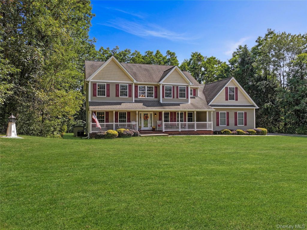 28 Madison Court, Wallkill, NY 12589