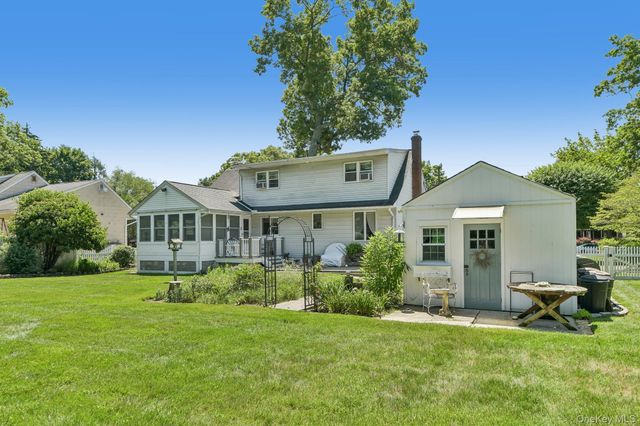 119 Brook Lane, Smithtown, NY 11787